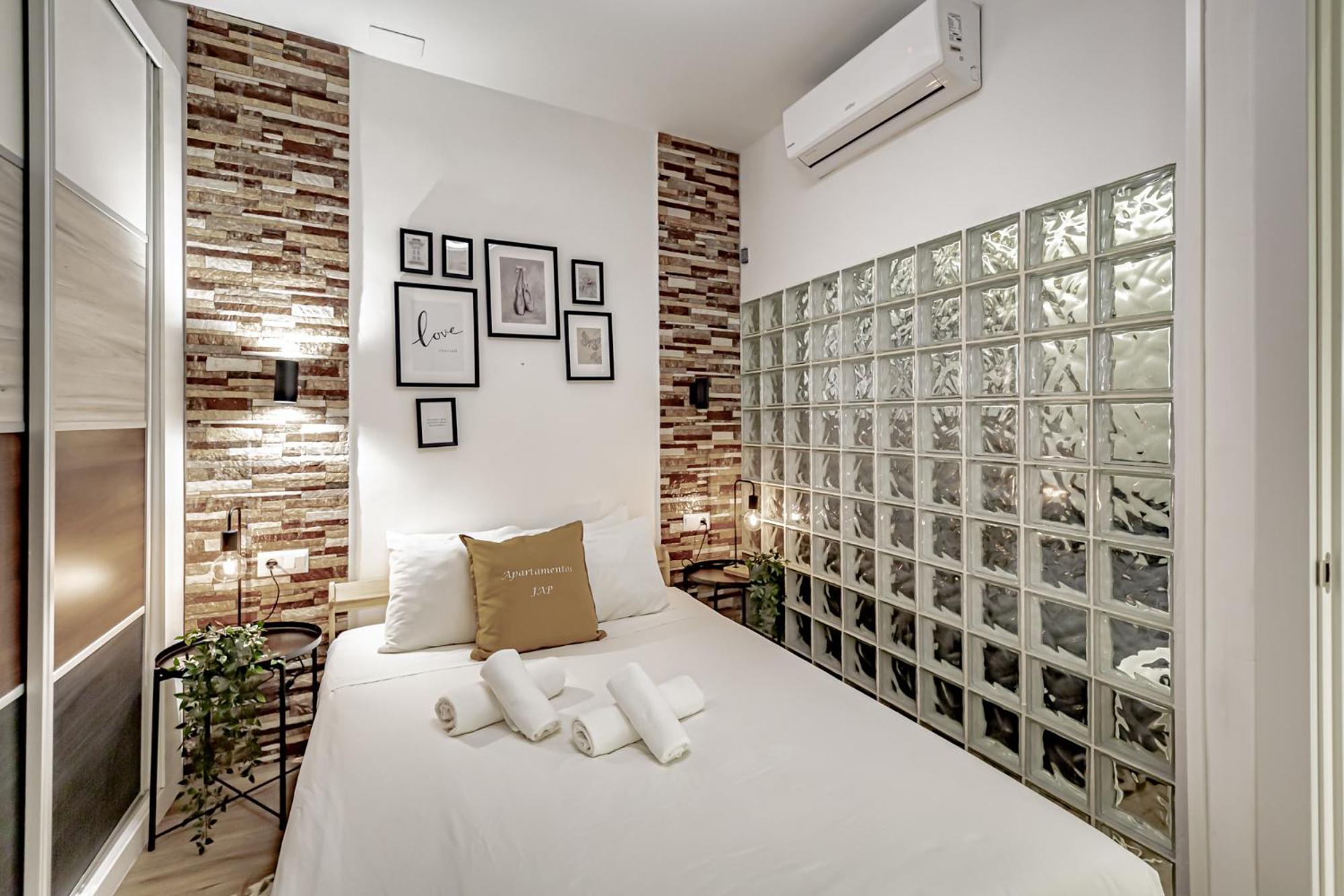 Apartamentos Franco Rodriguez Madrid Szoba fotó
